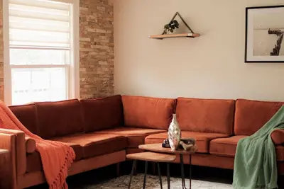 Image de Your Cozy Getaway with Sunroom & Gaming Room