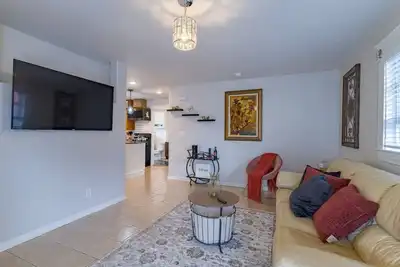 Image de Cozy heights home near downtown