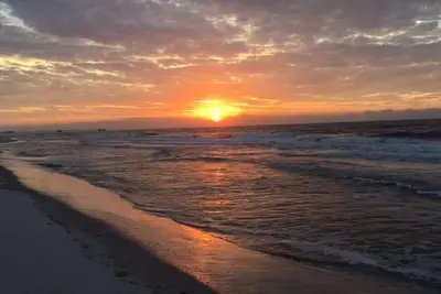 Image de Welcome to Kokomo a charming 4br/2. 5ba in Innerarity point next to Perdido Key.