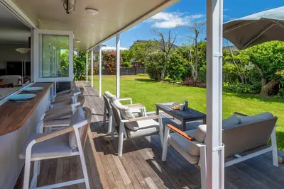Image de At The Beach - Pohara Holiday Home