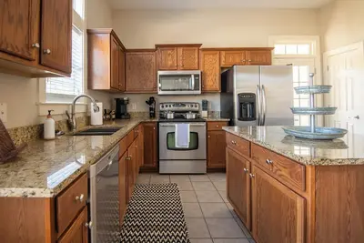 Image de Bessemer Beauty: Suburban Charm with Modern Flair