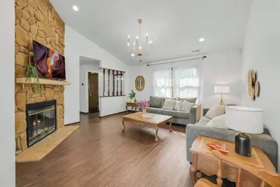 Image de Comfortable home in Raleigh w big fenced backyard