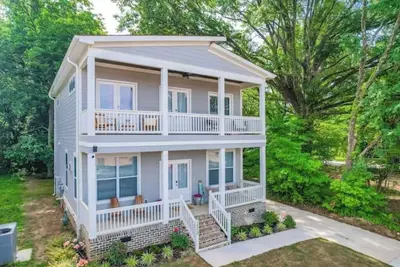 Image de Modern new built in prime Raleigh location