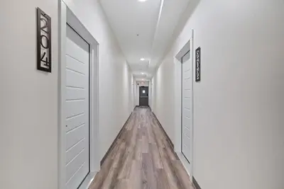 Image de New Boutique Hotel Suite on Haynie's Corner: King Bed, Parking, Security & More!