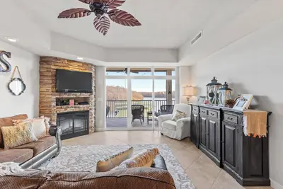 Image de Lakeside Condo! 3 bed&2 bath In/Outdoor Pool! 3104
