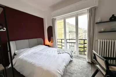 Image de Beau studio rénové carré d’or