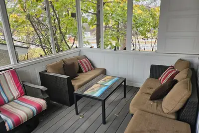 Image de Stylish Urban Escape. Minutes To Downtown St. Paul, Mall of America and Msp