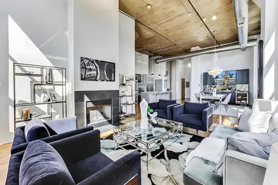 Image de Cozy 2-bedroom Condo in brilliant Chicago. Close to everything!