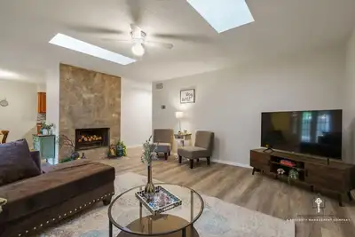 Image de At&T, Globe Life, Six Flags - Updated Comfy Home