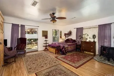 Charming 2-bedroom house in Oakhurst with WiFi access