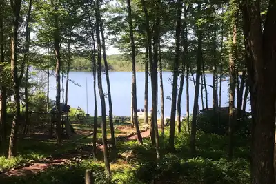Image de \nLuxury Lakefront - Private Beach\/Dock\/Hot Tub\/Sauna, and Skiing minutes away