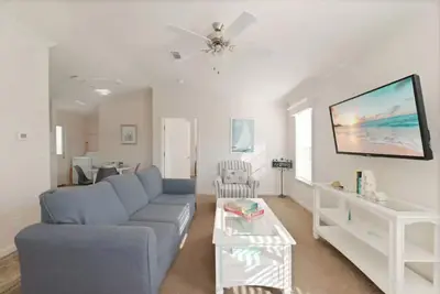 Image de Pool, Pickleball, Gym, Playground + Near Disney!
