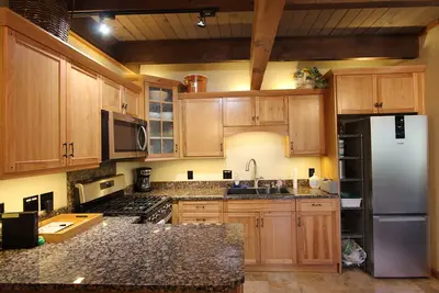 Image de Ski-In/Ski-Out Condo with Hot Tub & Stunning Views | Hnc0628