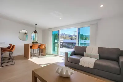 Image de Surf Spot 1 - beautiful 1 bedroom apartments walking distance to Windansea Beach