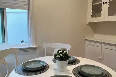 Charming 1-bedroom house with Ac and WiFi in Alhambra