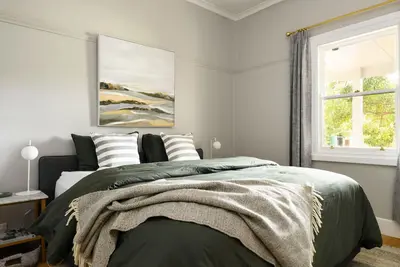Image de Higgins House Summary