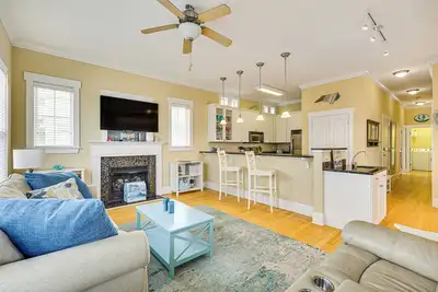Image de Walk to Beach: Coastal Carolina Home w/ Decks!