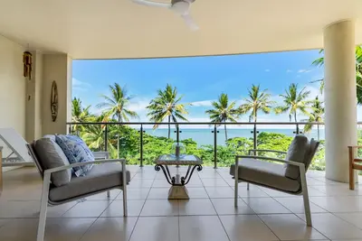 Image de Infinite Horizons: Beach Facing 3-Bed with Pool
