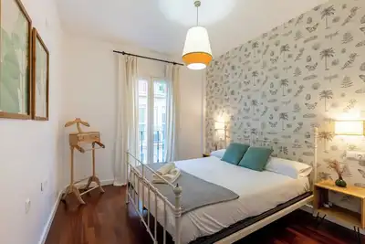 Image de AlhĂłndiga Segundo. 2-bedrooms in the centre