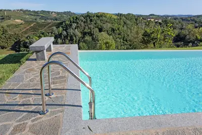 La Dolce Vita, house in the Monferrato region with stunning panoramic views.