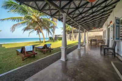 Image de Villa sur la plage paradisiaque face à l'océan indien