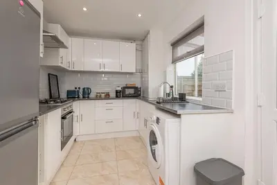 Image de 5 bed House, 11 Minutes from Leeds city centre. \nHome from home.
