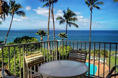 Image de Discover Coastal Comfort: Oceanview Retreat at Kamaole Nalu #304