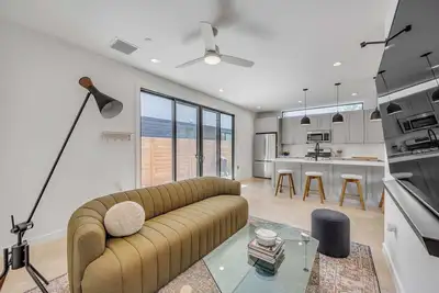 Image de Bright Modern, Boggy Creek - Eastside Urban Dream