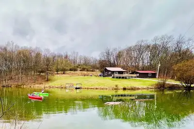 Image de Hillside Log Cabin on 15 acres