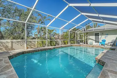 Image de Charming 4-bedroom house - Short Walk to Beach, Restaurants, Bars, Fun & More