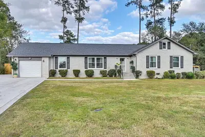 Image de Near Fort Liberty: Home w/ Yard in Fayetteville!