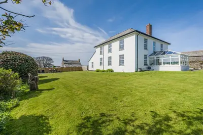 Image de Home Farm Farmhouse - Quatre Chambres Maison, Couchages 8