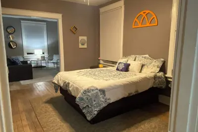Image de Charming 1-Bed 1-Bath townhome in  University City with WiFi, Ac