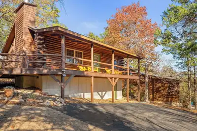 Image de Private hot tub-Cozy Dog-Friendly Cabin Near Town!