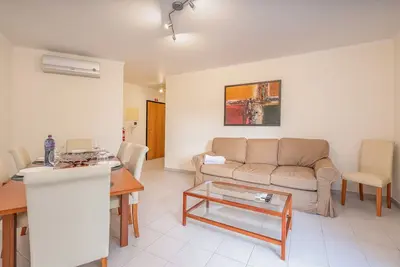 Image de Appartement 'Cool Motion Rocha Beach T2' avec balcon, Wi-Fi et climatisation