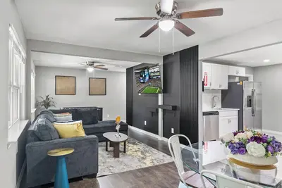 Image de Charming & Centrally Located, mins. from Dfw, 6 Flags & Att Stadium