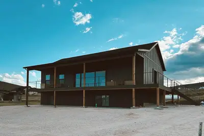 Image de Bear Lake Family Retreat with Game Room & Fire Pit, Ideal Beach Access w/Hot Tub