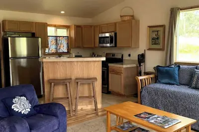 Image de Private Garden Home near beach&downtown Ft. Bragg-quiet & nice! Pets stay free!