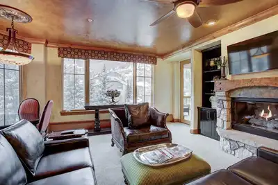 Image de New! Beautiful Mountain View 2br Condo - Ski-In/Out