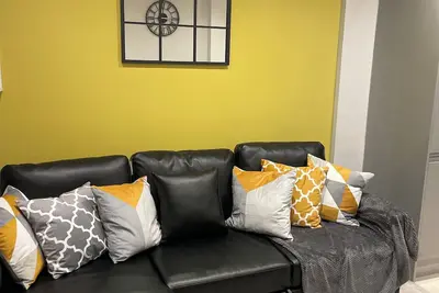 Image de Modern House for 6 Guests with Garden and Free Parking - 5 minutes to Oracle