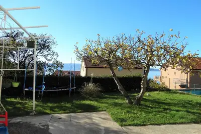 Image de Classic Two Bedroom Apartment with Terrace
