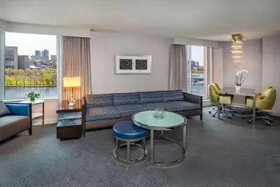 Image de 2 Pet-Friendly Units! w/ Pool, Close to Uss Constitution Museum, Charlestown!