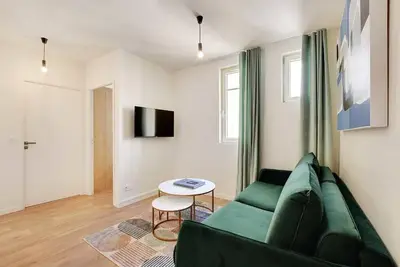 Image de Charming two - bedroom apartment Near Paris with WiFi, Ac