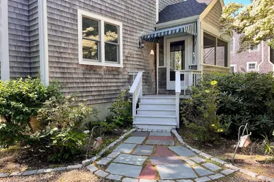 Image de Charming 3-bedroom house in OakBluffs, walking distance to Circuit Ave!