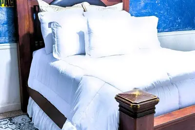 Image de Private, Fully Furnished 2-Bedroom, 2-Bathroom Basement Apartment