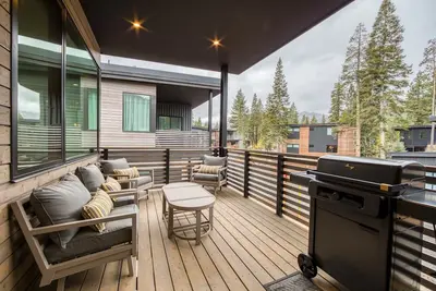 Image de Lightning by Tahoe Getaways - Luxury 3 Br with Hot Tub