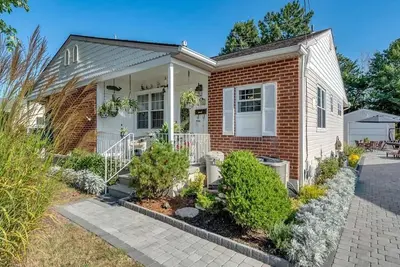 Image de 3 Bedroom with Screened Gazebo and Porch