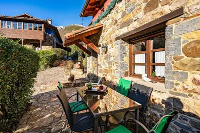Image de Gîte rural 'Valle De Bueida El Grillo' avec vue sur la montagne, terrasse privée et Wi-Fi