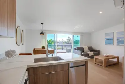 Image de Surf Spot 3 - beautiful 1 bedroom apartments walking distance to Windansea Beach