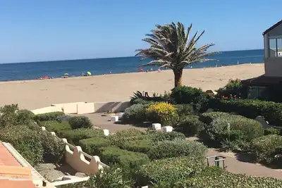 Image de Appartement 'Les Mers Du Sud' avec vue sur la mer, piscine partagée et Wi-Fi